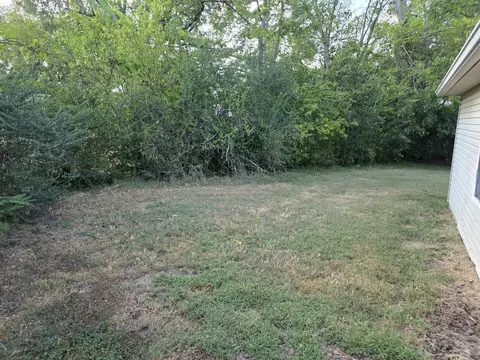 Exterior - 322 E Campbell Rd, Madison, TN 37115 photo 10 of 18