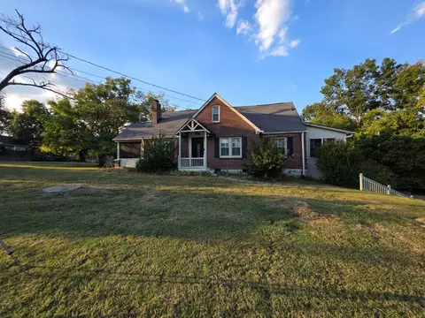 Exterior - 322 E Campbell Rd, Madison, TN 37115 photo 2 of 18