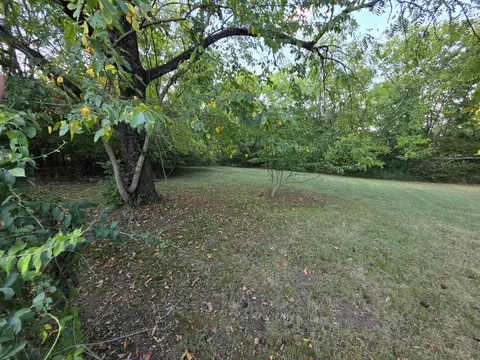 Exterior - 322 E Campbell Rd, Madison, TN 37115 photo 12 of 18