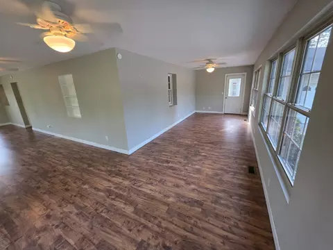 Living - 322 E Campbell Rd, Madison, TN 37115 photo 7 of 8