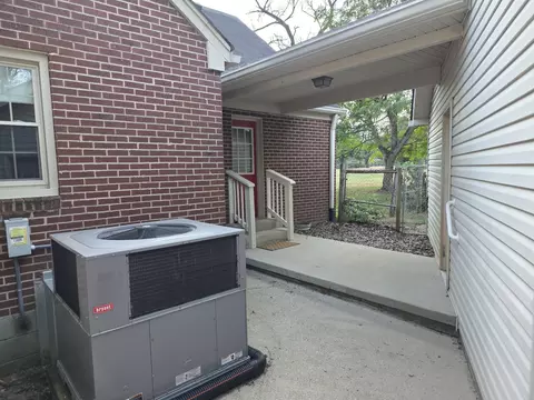 Exterior - 322 E Campbell Rd, Madison, TN 37115 photo 9 of 18