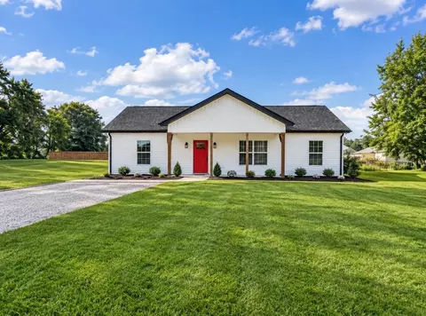 111 Cherokee Trl, Shelbyville, TN 37160