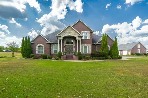 138 Longwood Dr, Shelbyville, TN 37160