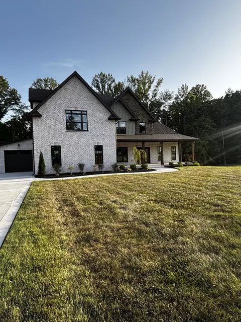 1300 Reda Dr, Clarksville, TN 37042