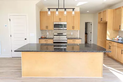 Kitchen - 6665 Hester Rd, Springfield, TN 37172 photo 2 of 2