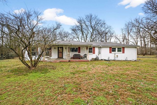 215 Ewing Dr, Nashville, TN 37207