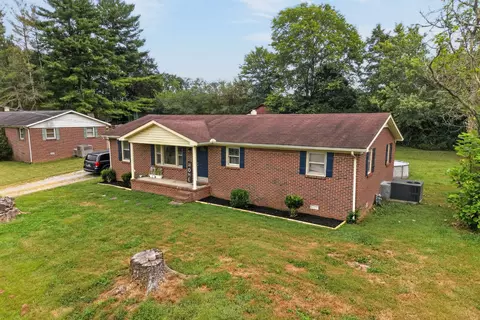 306 Circle Hill Dr, Mcminnville, TN 37110