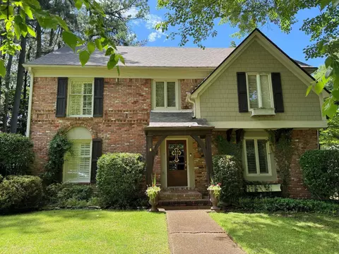 2695 Brook Bridge Cv, Germantown, TN 38138
