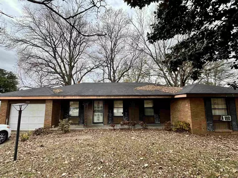 4449 Deerland St, Memphis, TN 38109