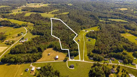 1810 Holland Rd, Lafayette, TN 37083