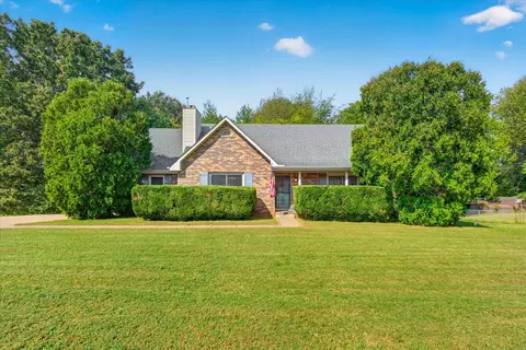 2220 Jan Dr, Clarksville, TN 37043