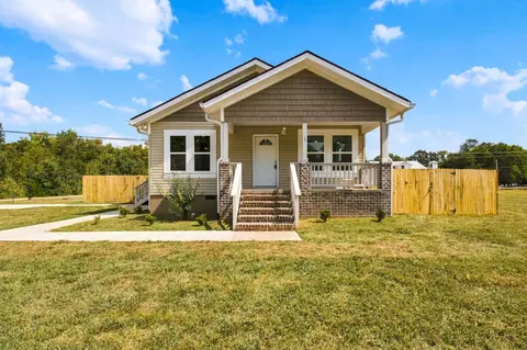 125 Front St N, Cowan, TN 37318