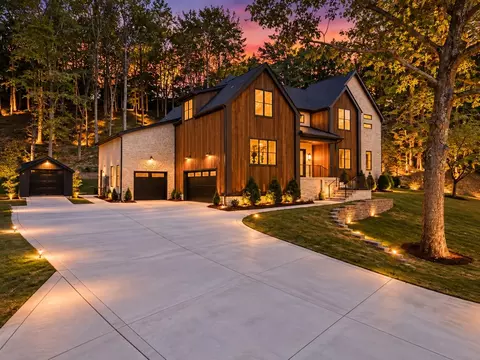 3740 Bear Creek Rd, Thompsons Station, TN 37179