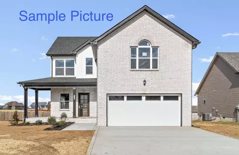 810 Cedar Wood Dr, Clarksville, TN 37043