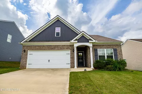 133 Ashe Ave, Lenoir City, TN 37771