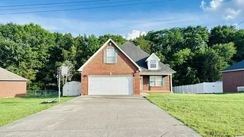 9028 Macbeth Dr, Smyrna, TN 37167