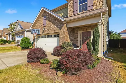 Exterior - 1025 Hemlock Dr, Spring Hill, TN 37174 photo 4 of 8