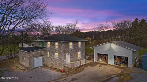 2176 Walnut St, White Pine, TN 37890