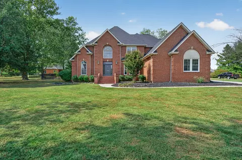 105 Fairways Blvd N, Tullahoma, TN 37388