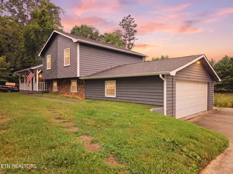3017 Pleasant View Ave, Maryville, TN 37803