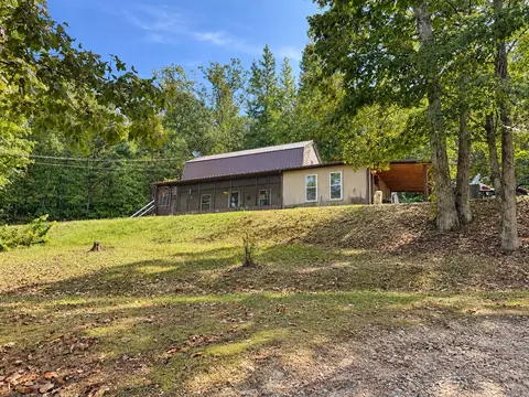 2060 Deer Creek Rd, Linden, TN 37096