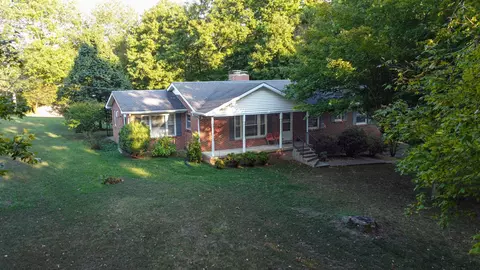 1745 Cumberland Heights Rd, Clarksville, TN 37040
