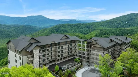 855 Campbell Lead Rd #305, Gatlinburg, TN 37738