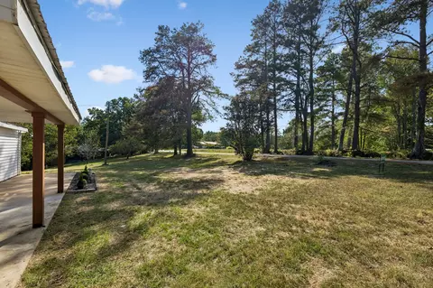 Exterior - 210 Donegan Crossing Rd, Dickson, TN 37055 photo 4 of 5