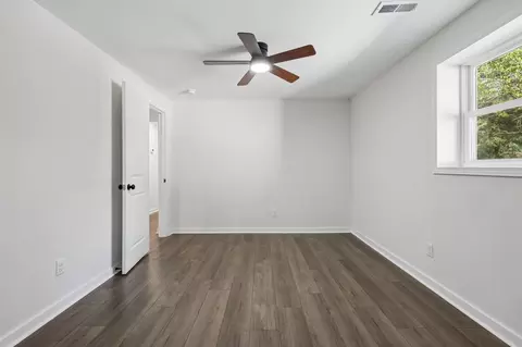 Bedroom - 210 Donegan Crossing Rd, Dickson, TN 37055 photo 2 of 4