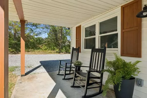Exterior - 210 Donegan Crossing Rd, Dickson, TN 37055 photo 3 of 5