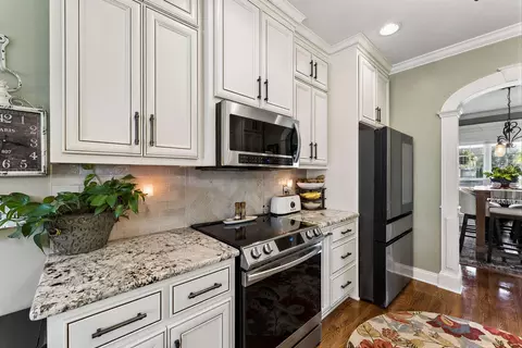 Kitchen - 728 Furman Dr, Murfreesboro, TN 37129 photo 3 of 6