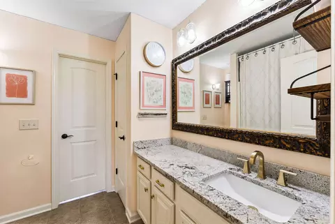 Bath - 728 Furman Dr, Murfreesboro, TN 37129 photo 3 of 4
