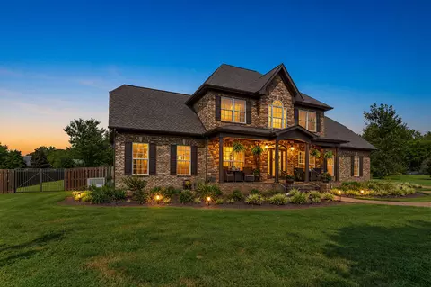 Exterior - 728 Furman Dr, Murfreesboro, TN 37129 photo 2 of 15