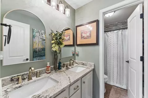 Bath - 728 Furman Dr, Murfreesboro, TN 37129 photo 4 of 4