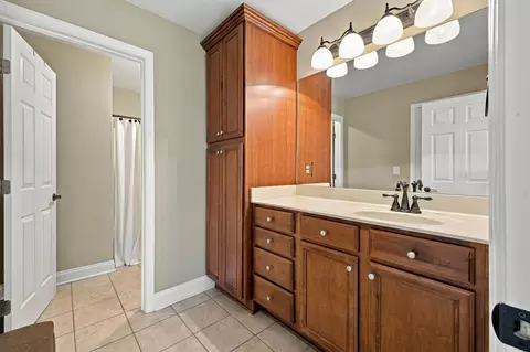 Bath - 155 Ormesby Pl, Franklin, TN 37064 photo 2 of 3