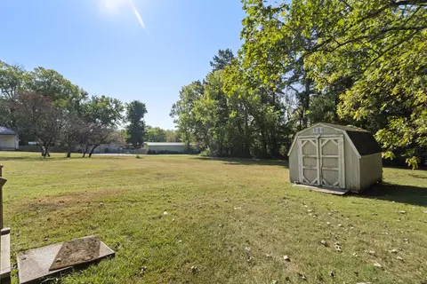 Exterior - 2022 Highway 47 E, Dickson, TN 37055 photo 3 of 10