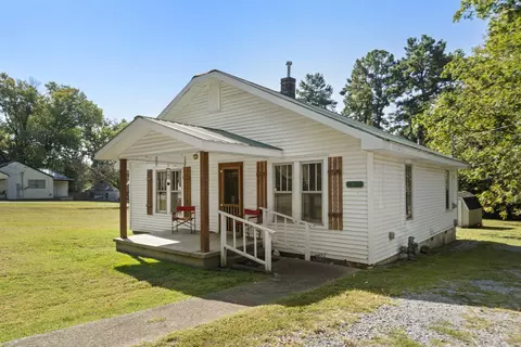 Exterior - 2022 Highway 47 E, Dickson, TN 37055 photo 2 of 10