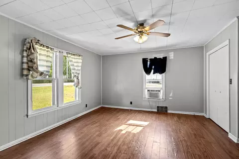 Living - 2022 Highway 47 E, Dickson, TN 37055 photo 5 of 5