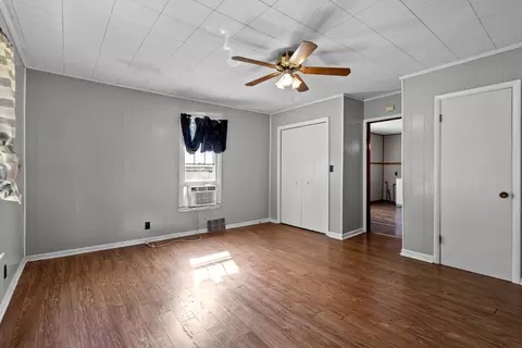 Bedroom - 2022 Highway 47 E, Dickson, TN 37055 photo 3 of 3