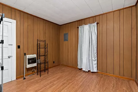 Bedroom - 2022 Highway 47 E, Dickson, TN 37055 photo 2 of 3