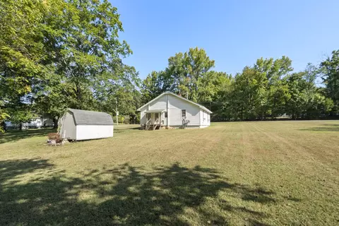 Exterior - 2022 Highway 47 E, Dickson, TN 37055 photo 5 of 10