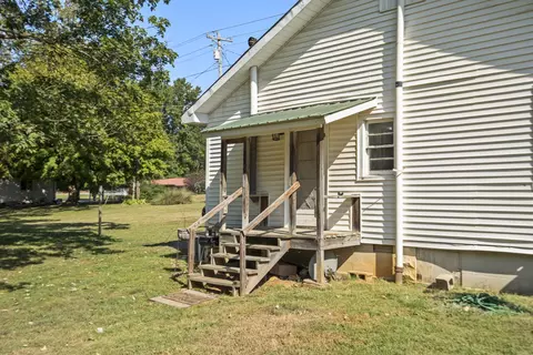 Exterior - 2022 Highway 47 E, Dickson, TN 37055 photo 9 of 10