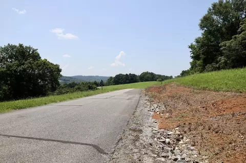 55 The Gates Dr, Decatur, TN 37322