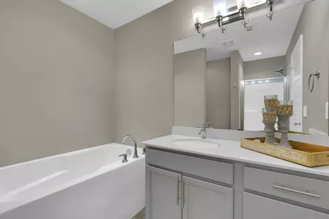 Bath - 3526 Learning Ln, Murfreesboro, TN 37128 photo 2 of 5