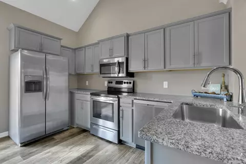 Kitchen - 3526 Learning Ln, Murfreesboro, TN 37128 photo 2 of 2