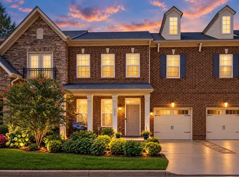 2332 Traemoor Village Pl, Nashville, TN 37209