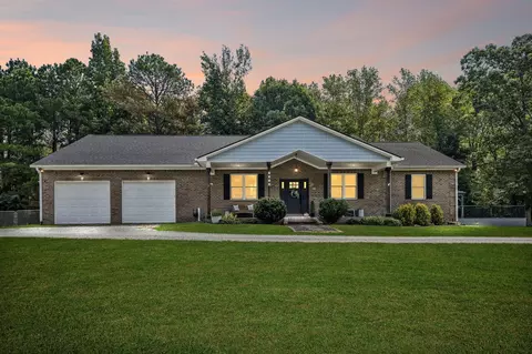 2428 Old Natchez Trace Trl, Camden, TN 38320