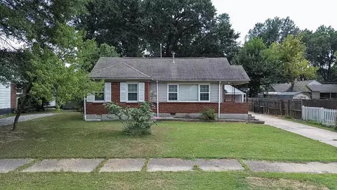 576 Stanley Dr, Memphis, TN 38122