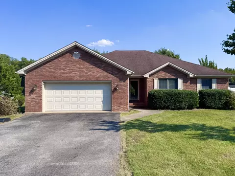 614 Ashbury Cir, Hopkinsville, KY 42240