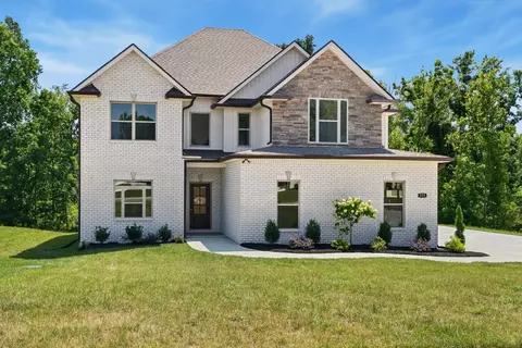 373 Young Ln, Pleasant View, TN 37146